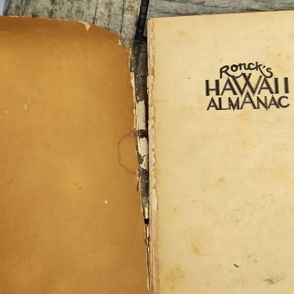 Roncks 1984 Hawaii Almanac Kolowalu Book - Picture 3 of 6